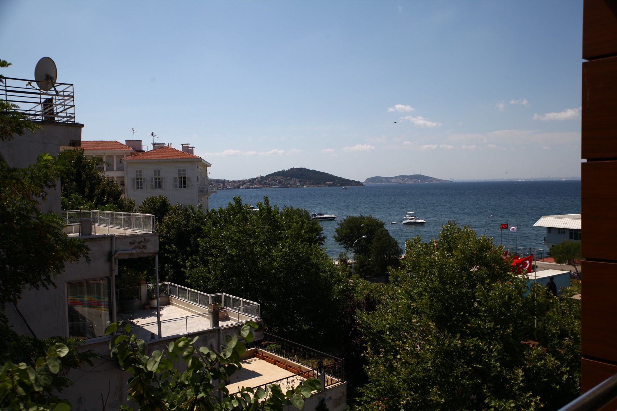 Buyukada Comfort Otel Adalar Exterior photo